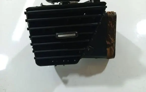 Renault Laguna III Dash center air vent grill 1001022