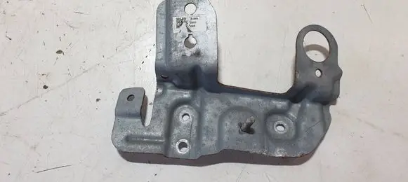 Volvo XC40 Fender mounting bracket 32138096 200910 1D0K4