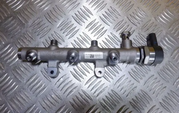 Audi Q7 4M Fuel main line pipe 059130090CT