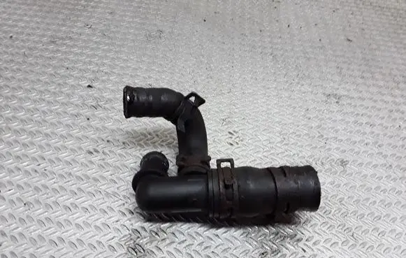Volkswagen PASSAT B4 Engine coolant pipe/hose