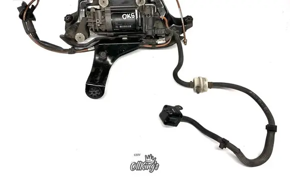 Audi A6 S6 C7 4G Air suspension compressor/pump 4G0616005D