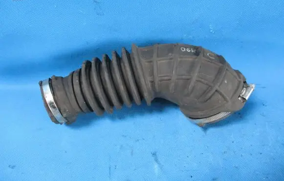 Audi A4 S4 B8 8K Air intake hose/pipe 06H129629C