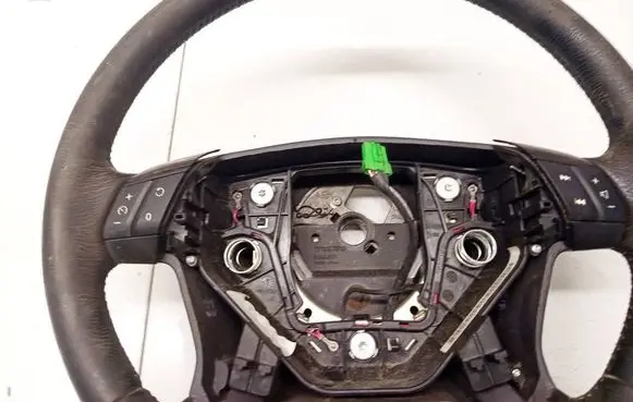 Volvo XC90 Steering wheel buttons/switches 