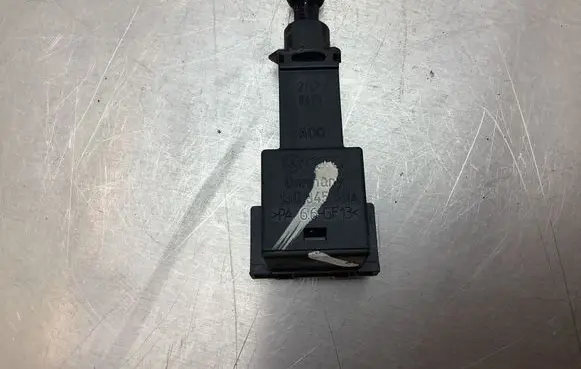 Volkswagen Sharan Brake pedal sensor switch 1J0945511A