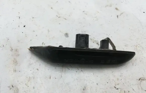 BMW 5 E60 E61 Front fender indicator light E90022074