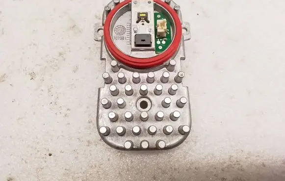 BMW X5 F15 LED ballast control module 1305715084