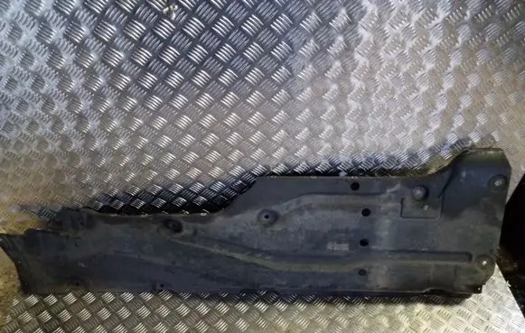 Mercedes-Benz ML W164 Center/middle under tray cover A1646190438