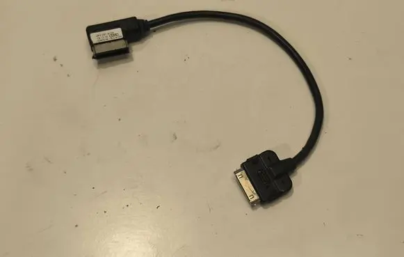 Audi A7 S7 4G iPod connector socket 4F0051510K C40219