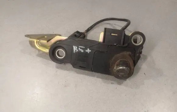 Volkswagen PASSAT B5.5 Tailgate exterior lock 3B9827297A