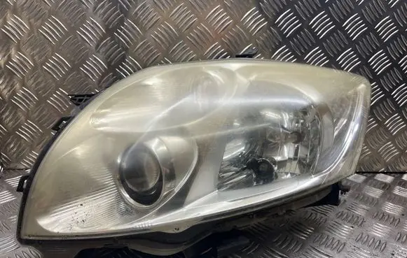 Toyota Auris 150 Headlight/headlamp