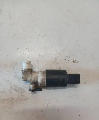 Volvo S60 Windscreen/windshield washer pump 31349244