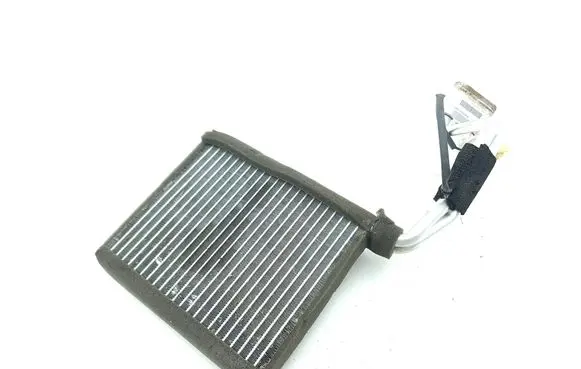Nissan Leaf II (ZE1) Heater blower radiator