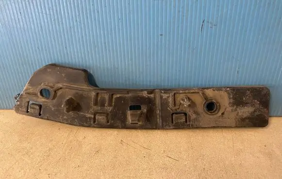 Citroen Berlingo Fender mounting bracket 9680546780