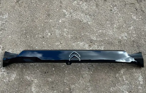 Citroen C4 III e-C4 Trunk door license plate light bar 9838657780