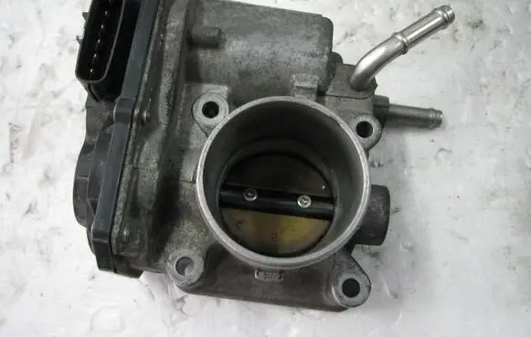 Toyota Corolla Verso E121 Throttle valve 22030-0D021