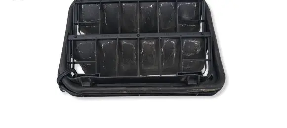 Dacia Sandero Quarter panel pressure vent 7700838358