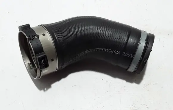 Volvo XC60 Intercooler hose/pipe 31686561