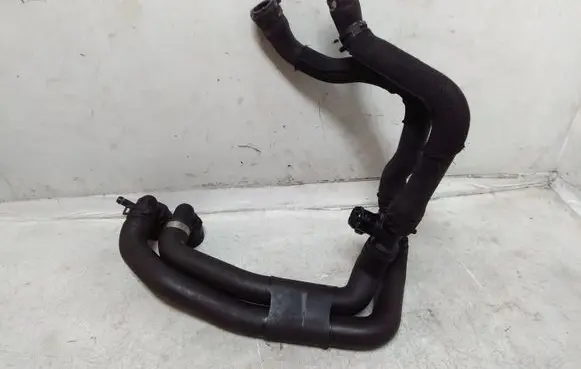Volkswagen Touran I Engine coolant pipe/hose 1T0121156BA