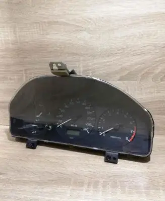Mazda 626 Speedometer (instrument cluster) FEGE6WD