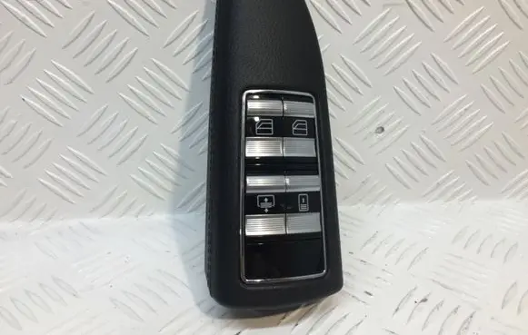 Mercedes-Benz S W221 Electric window control switch A2218214751