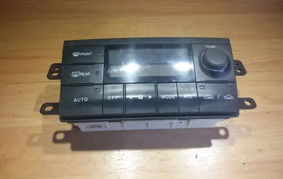 Mazda Premacy Climate control unit CB82D