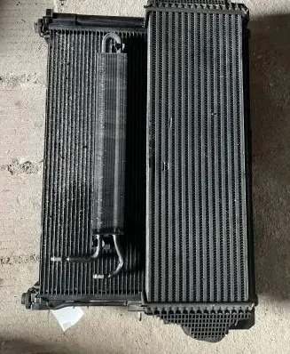 Jeep Grand Cherokee Radiator set 55038003AG S68360064578