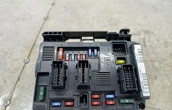 Peugeot 1007 BSM Control unit 9650618480