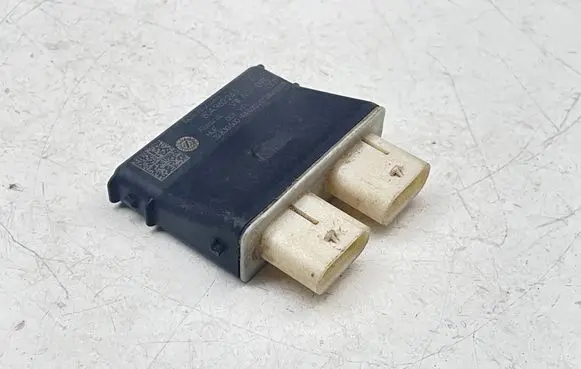Volkswagen Golf VIII Rear glass lock/latch Q69 80A962243