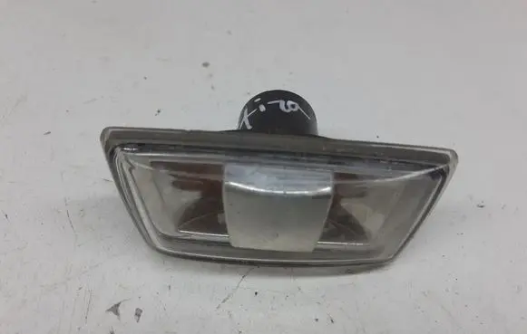 Opel Zafira B Front fender indicator light 13131298 13131299