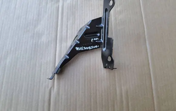 Peugeot 3008 II Fender mounting bracket 9637963880