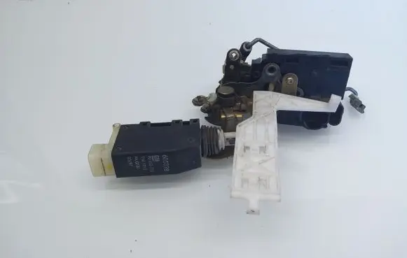 Opel Sintra Front door lock 16624432