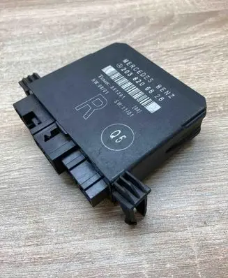 Mercedes-Benz C W203 Door control unit/module 2038206626 351391