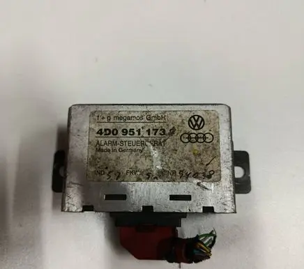 Audi A4 S4 B5 8D Alarm control unit/module 4D0951173
