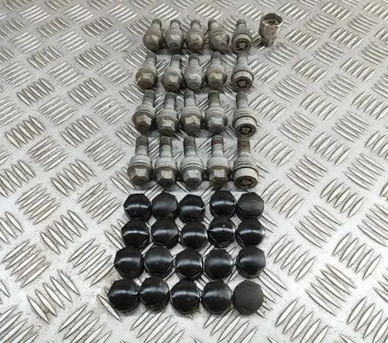 Audi Q3 F3 Nuts/bolts 8R0698139 4M0601173C