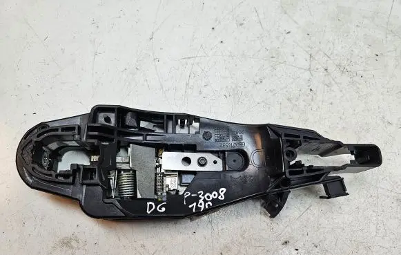 Rear door exterior handle/bracket