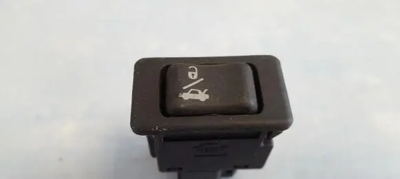 Tailgate opening switch