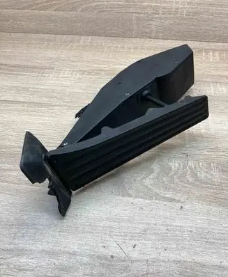 BMW 5 E60 E61 Accelerator throttle pedal 6766930