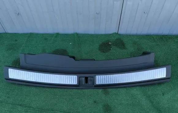 Volkswagen Touareg III Trunk/boot sill cover protection 760863459C