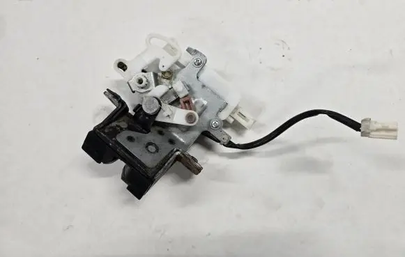 Mazda CX-7 Tailgate lock latch 