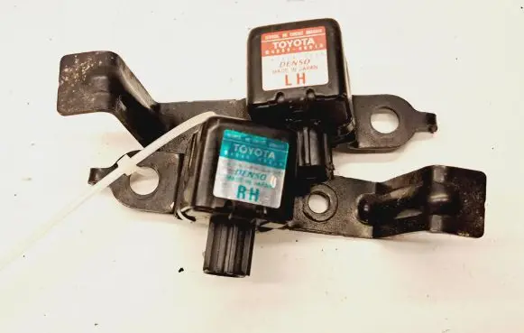 Lexus RX 330 - 350 - 400H Airbag deployment crash/impact sensor G484948010 1876005930 1876005920