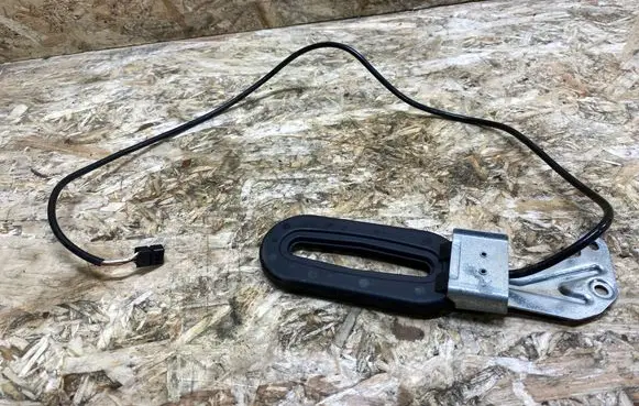 Mercedes-Benz SL R230 Keyless system antenna A2308200575