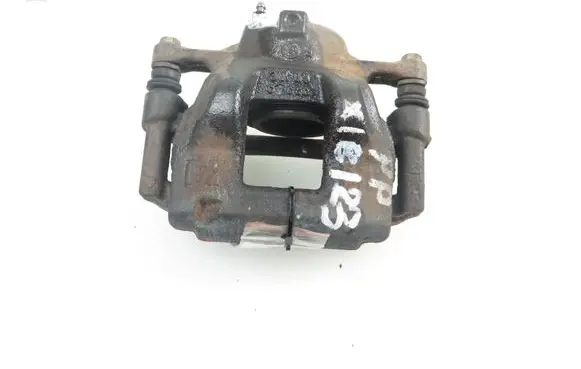 Toyota Auris E180 Front brake caliper 
