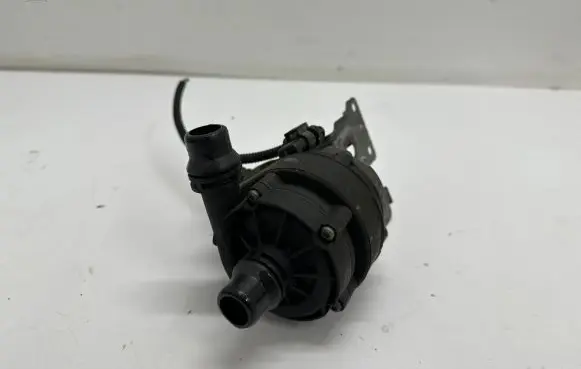 BMW 5 G30 G31 Electric auxiliary coolant/water pump 8638238