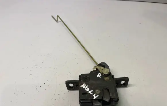 Audi A6 S6 C4 4A Tailgate/trunk/boot lock/catch/latch 4A9827505C