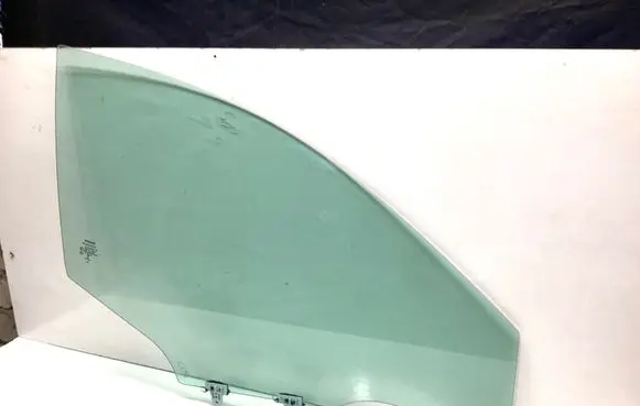Nissan Qashqai Front door window glass four-door 43R001582