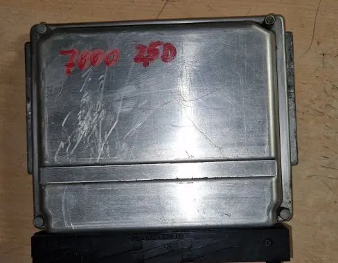 Volvo V70 Engine control unit/module 09496667