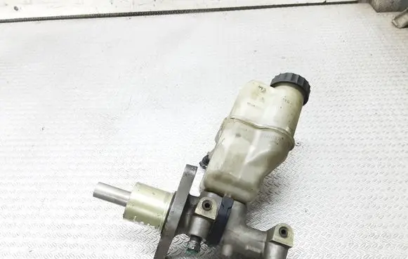 Peugeot 407 Master brake cylinder 9646980980