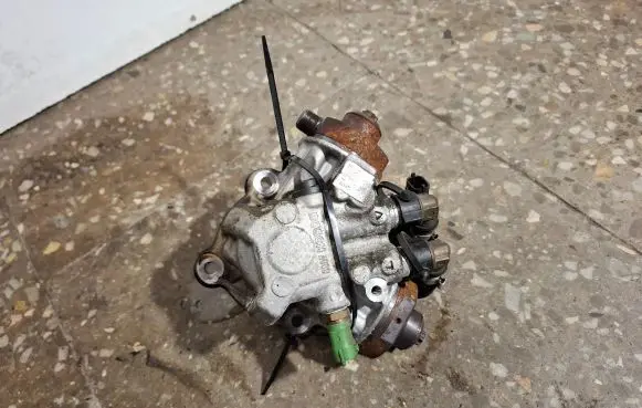 Volvo V60 Fuel injection high pressure pump 0928400707