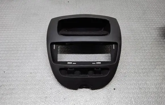 Citroen C1 Radio/GPS head unit trim 554050H010 160900008001