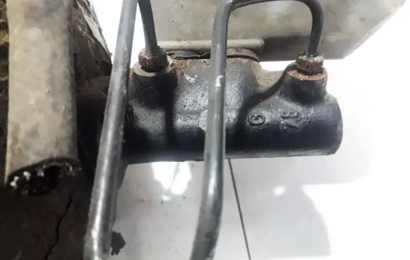 Master brake cylinder